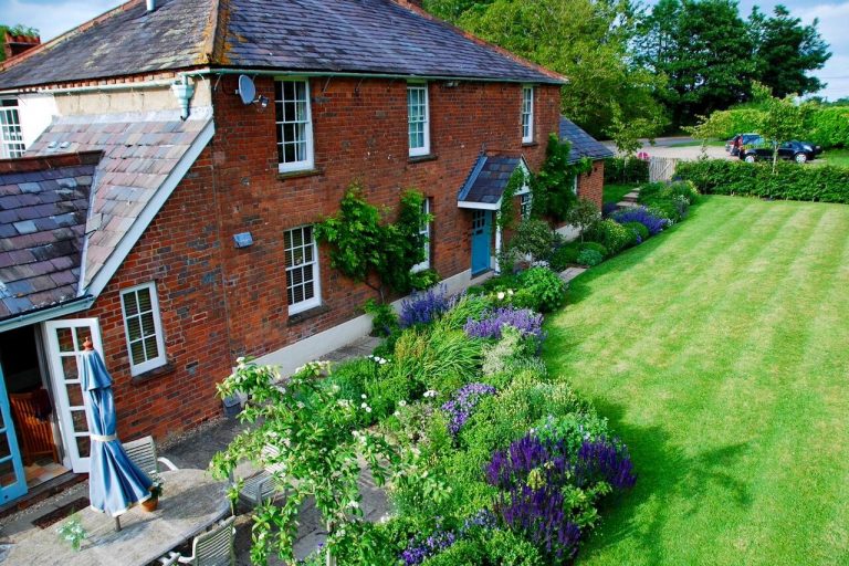 Hampshire Cottage Garden